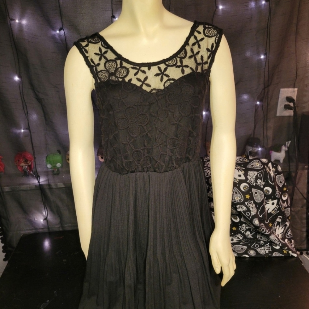 Monteau Los Angeles Black Lace Dress